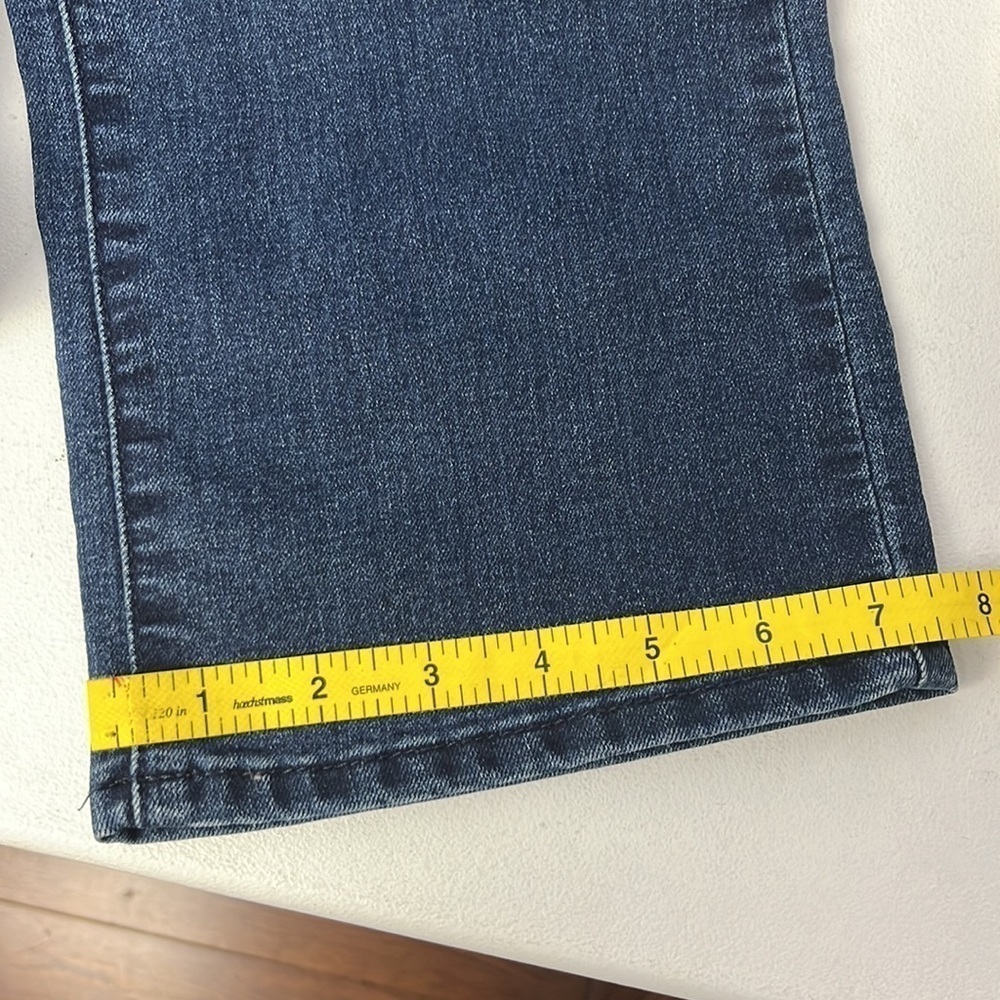Guess Low Rise Straight Leg Jeans - Picture 9 of 9